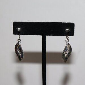 🐚 Beautiful Silver, Rhinestone & Natural Shell Leaf Earrings – 1.25" Beachy